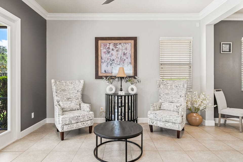 Extra space for kids, teens, or quieter relaxation.