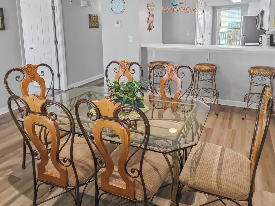 Seacrest 601b Dining Area