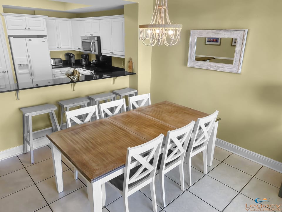 Summer Place #208 Dining Area