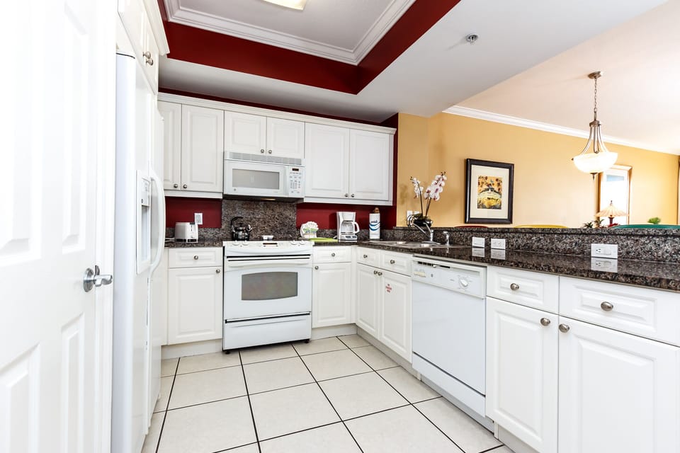 Summer Place 308 Kitchen