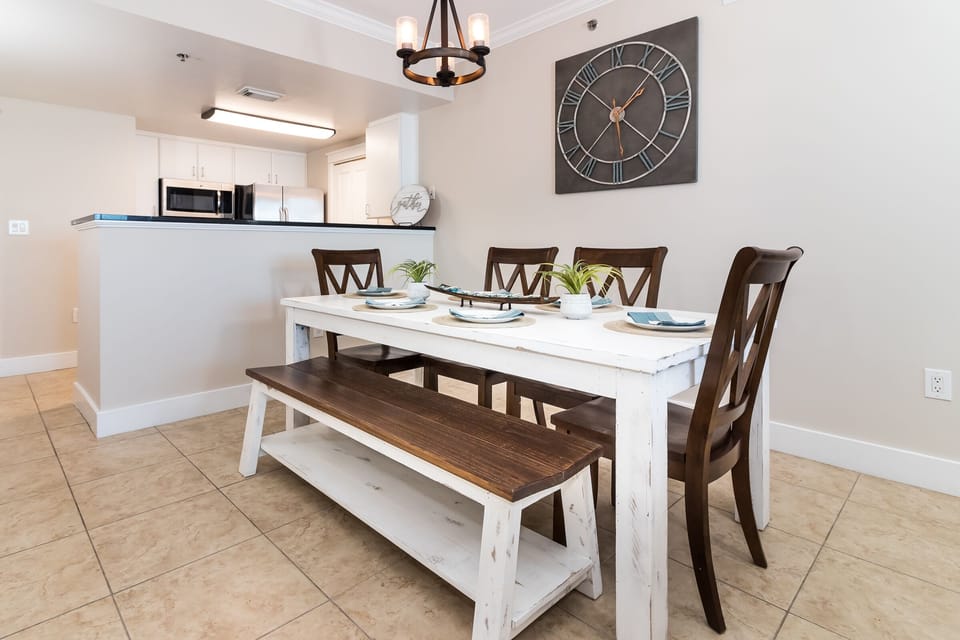 Waterscape A505 Dining Area
