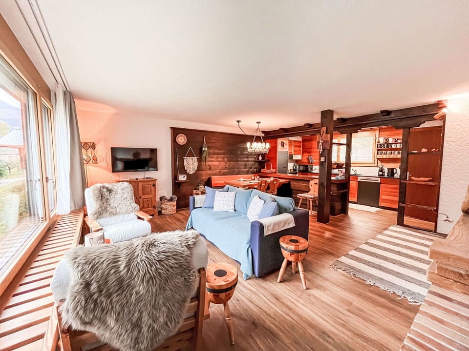 Furniture, Wood, Couch, Interior Design, Table, Home, Living Room, Ceiling, House, Room
