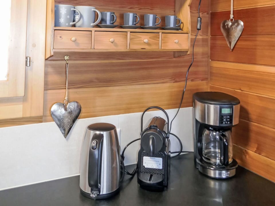 Wood, Kitchen Appliance, Small Appliance, Home Appliance, Serveware, Coffeemaker, Wood Stain, Kitchen, Hardwood