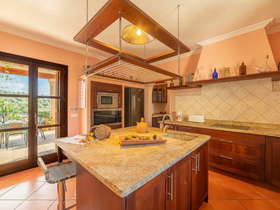 Cabinetry, Countertop, Furniture, Property, Sink, Tap, Kitchen, Wood, Table, Plumbing Fixture
