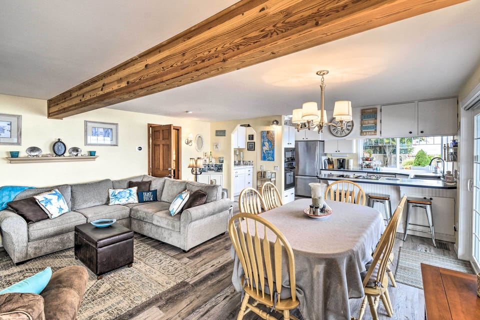 Living Room | Central Heating & Air Conditioning