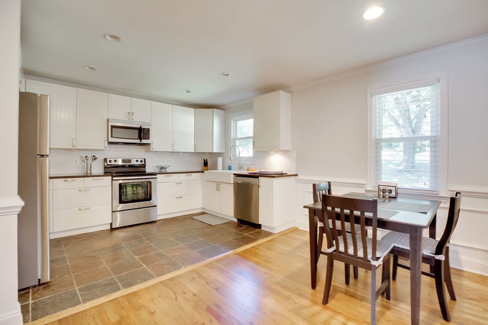 Dining Room | 4-Person Dining Table