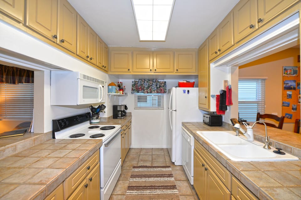 315CE - Kitchen