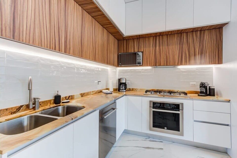 Parota & White Finishes