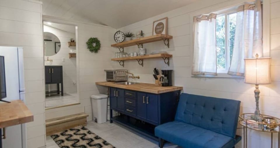 Tiny House - Living room