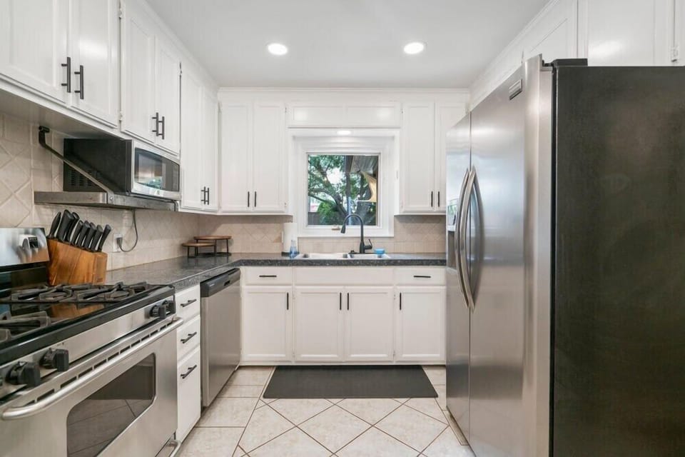Fully equipped kitchen