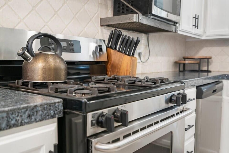 Fully equipped kitchen