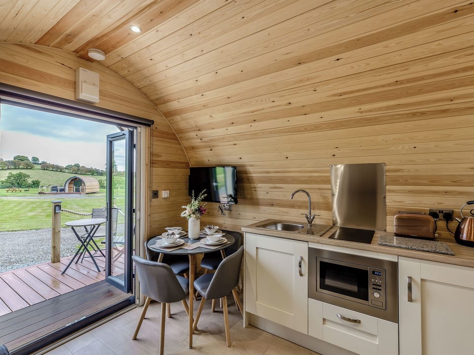 Open plan living space | Brook Valley Glamping-Beech - Brook Valley Glamping, Llanfair Caereinion