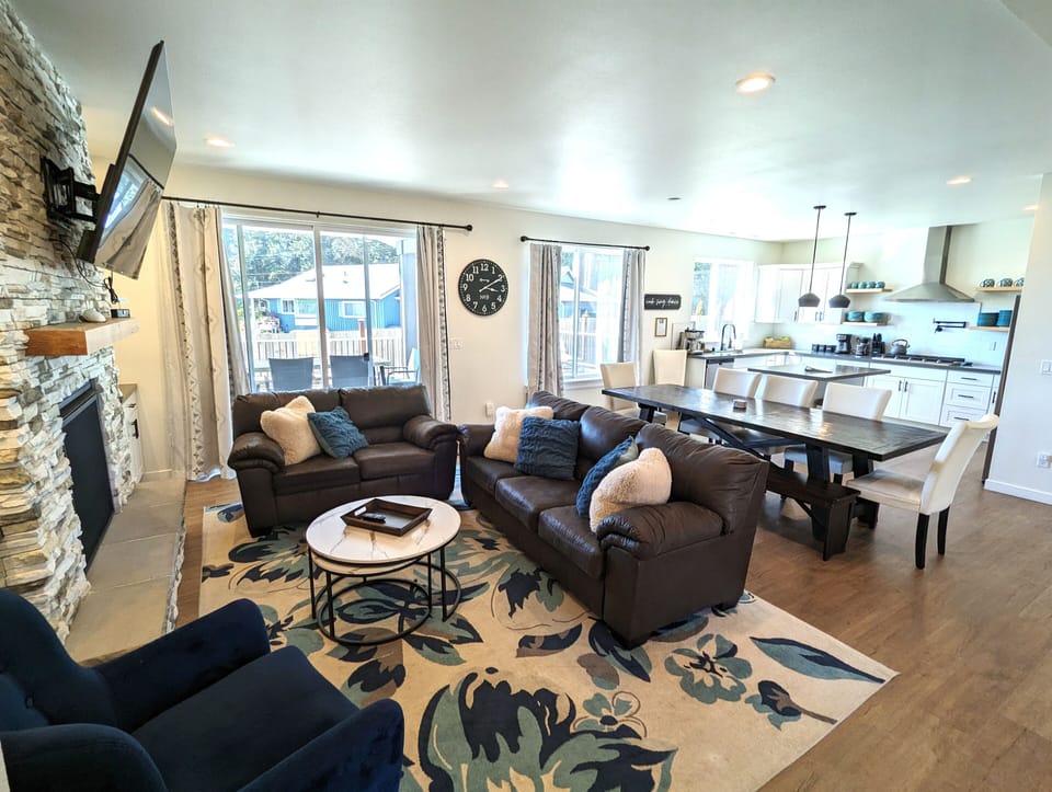 Large windows with lots sunshine