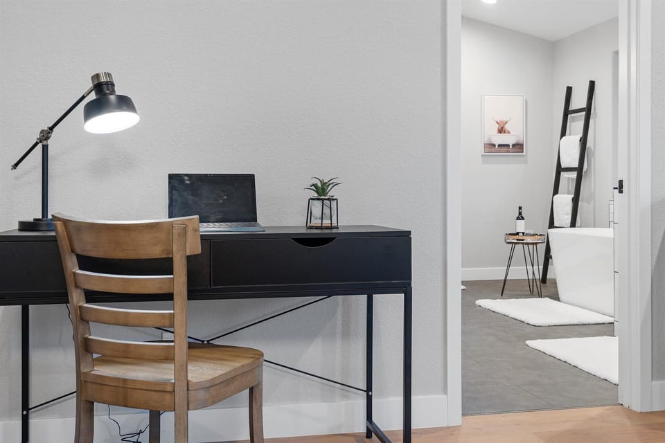 Master desk/work area