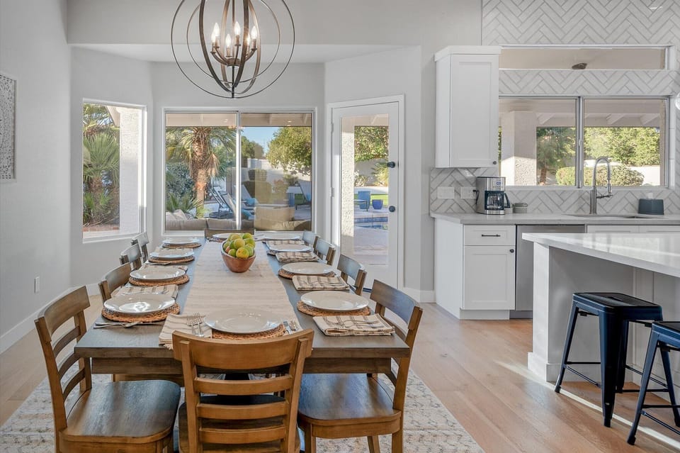 Beautiful 10 person table