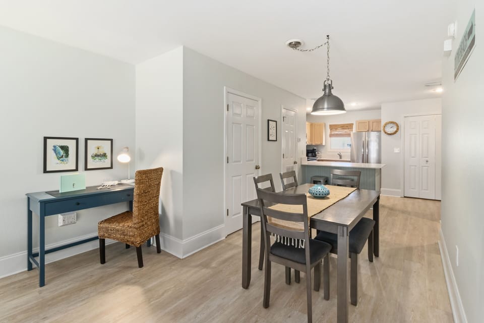 Work station and dining room with dining for 6