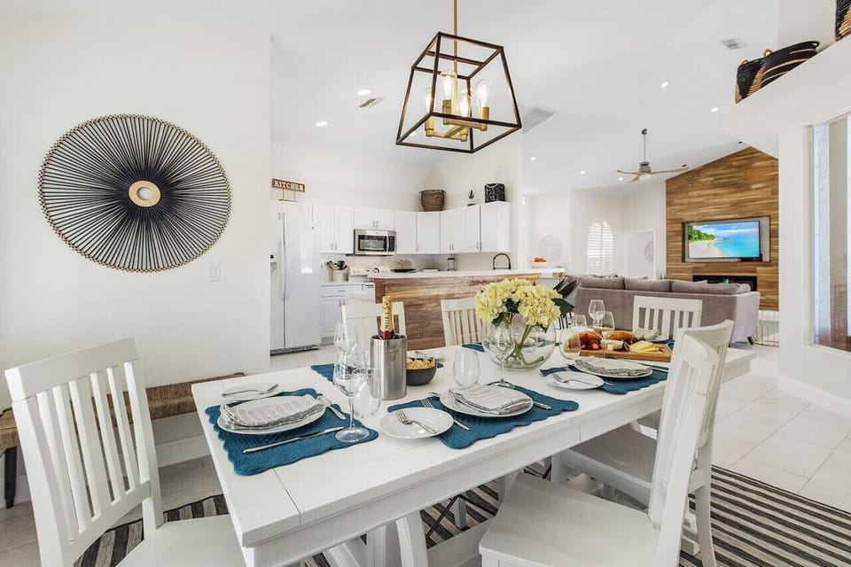 Stunning pool home, remodeled and everything brand new (Oct 2021).