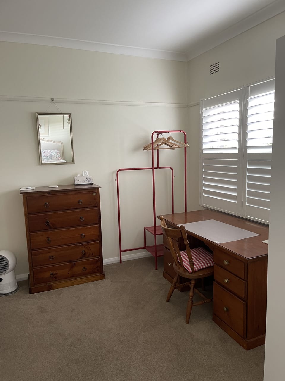 Study and luggage area
