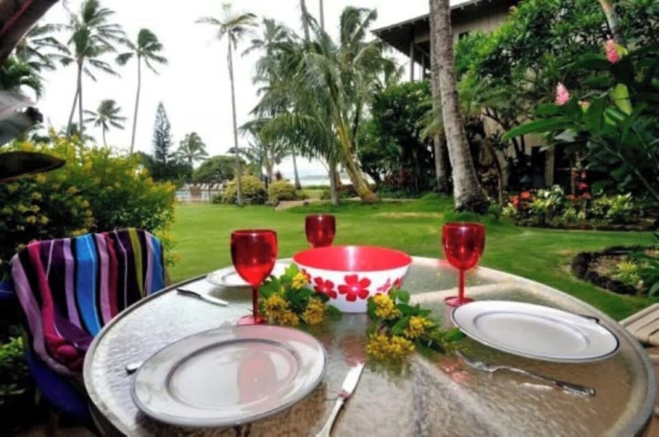 Lanai Dining