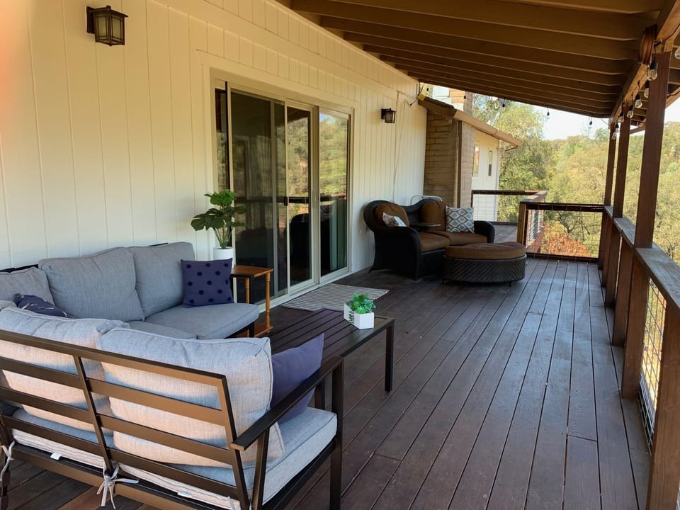 Upper Deck