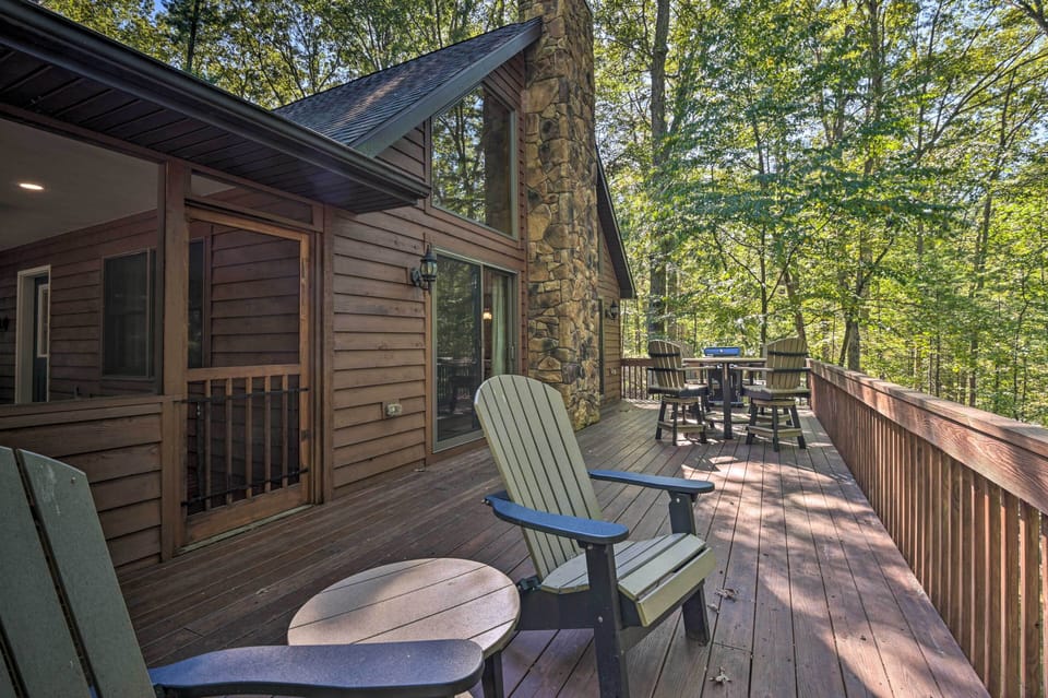 Great Cacapon Vacation Rental | 3BR | 2BA | 1,500 Sq Ft | Stairs Required