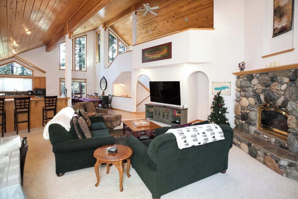 Open concept living, kitchen and dining
