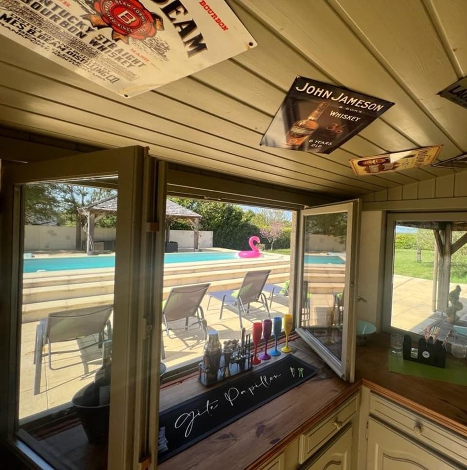 Poolside Bar