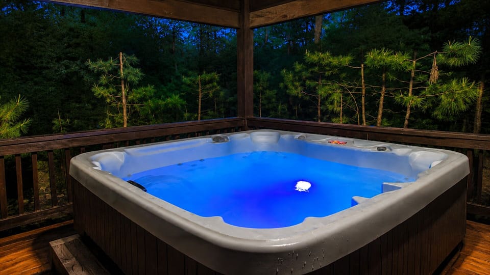 Lazy_Bear_Hot_Tub_1920x1080