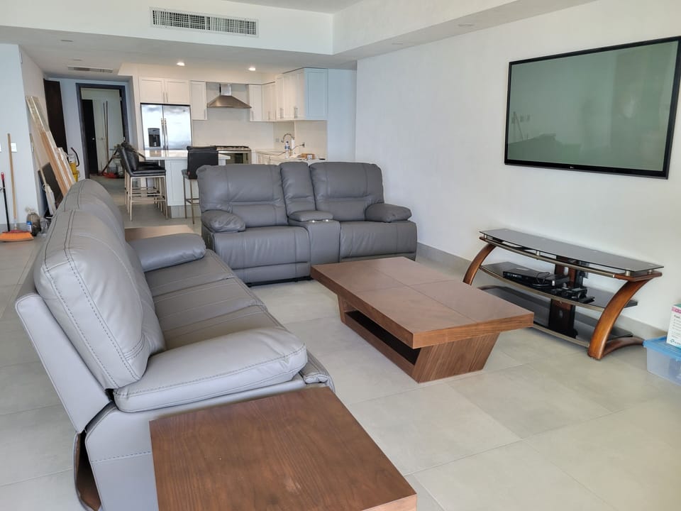 Reclining Leather furniture 