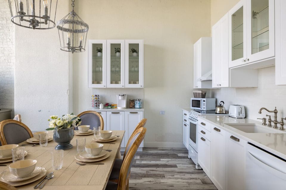 fully stocked kitchen