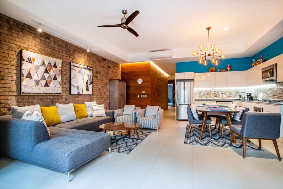 Open and airy space with ceiling fan and A/C