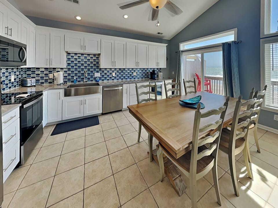 Full Size Kitchen