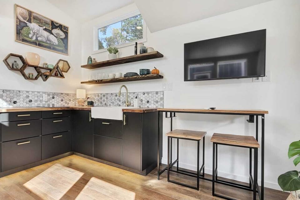 Bar area and kitchen