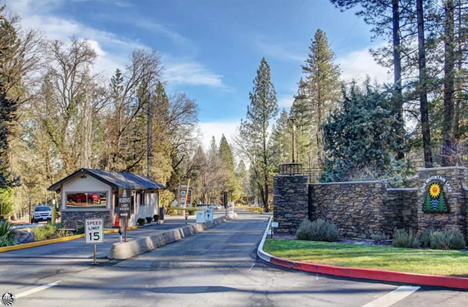 Main entrance to Pine Mountain Lake (PML) community