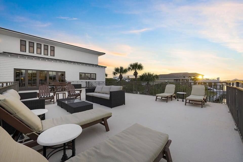 Villa Blanco - Holiday Isle - Balcony
