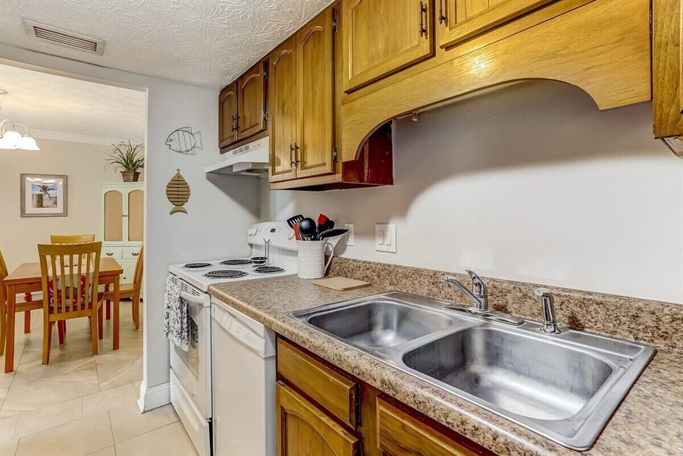 Full Size Kitchen