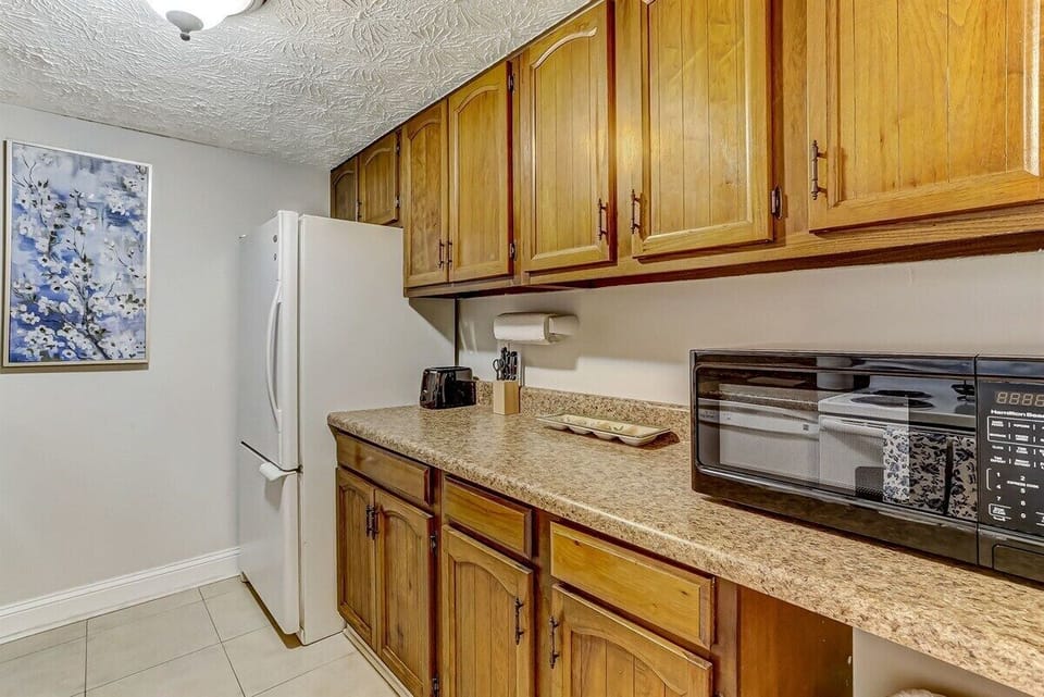 Microwave and Toaster for your Convenience
