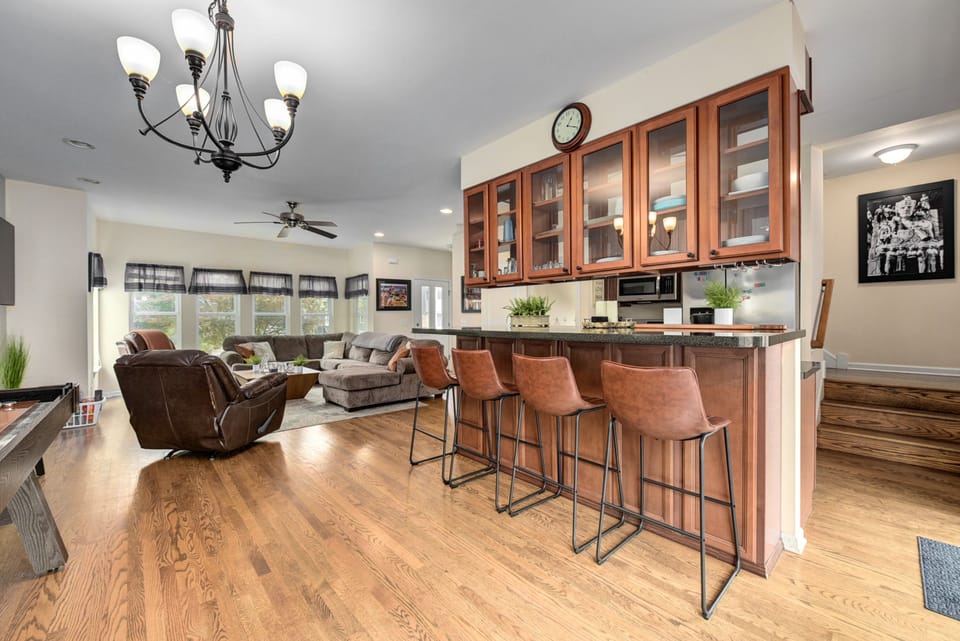 Dining bar