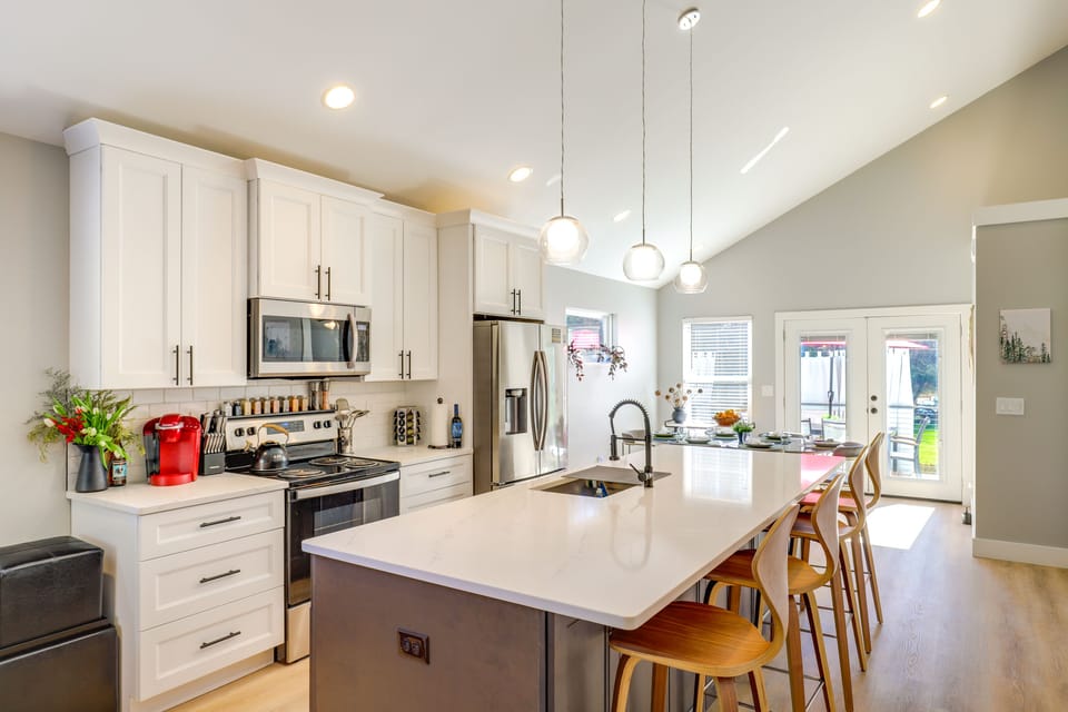 Kitchen | Cooking Basics Supplied