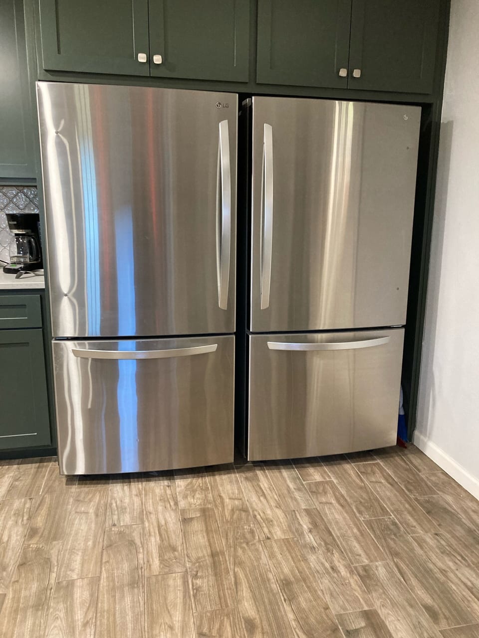 Yes, there are 2 refrigerators.