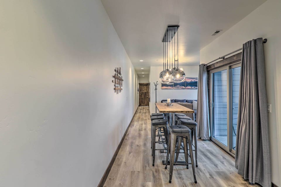 Living Room | Entryway