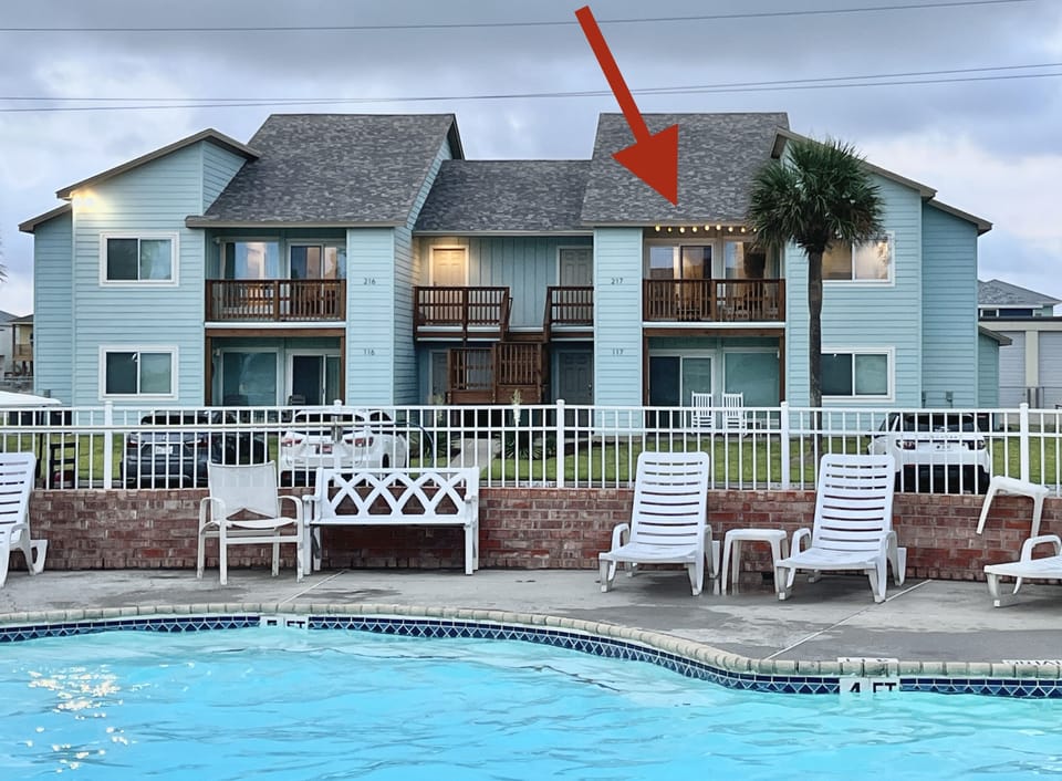2nd Floor Condo with Pool View