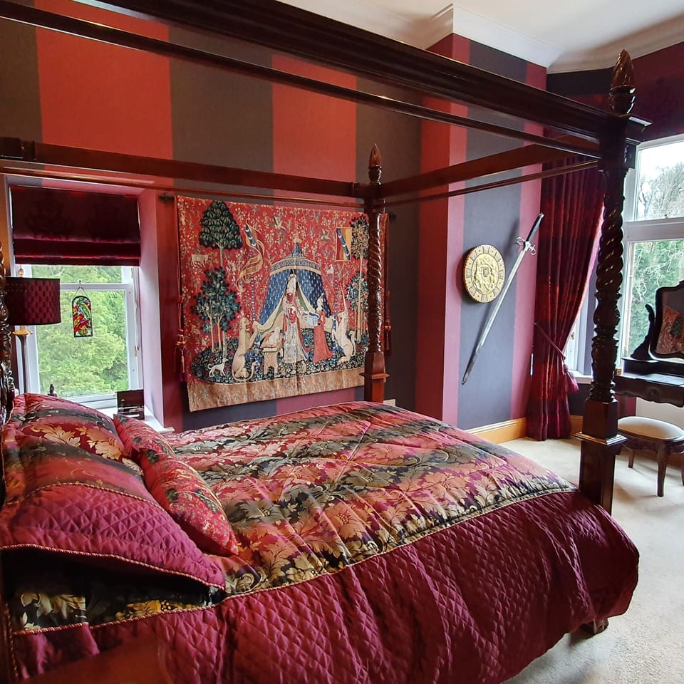 William Wallace bedroom with four-poster bed