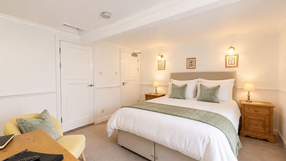 Dales Suite Double Bedroom 