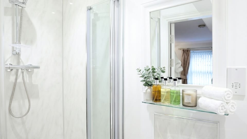 Dales Suite - Ensuite
