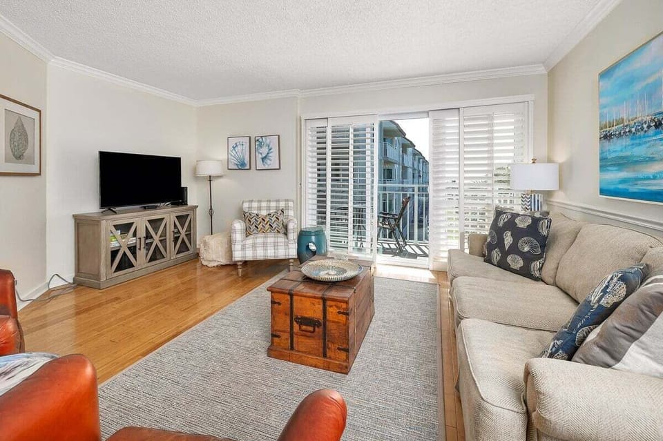 Beach Club 318 - Living Space with Balcony Access