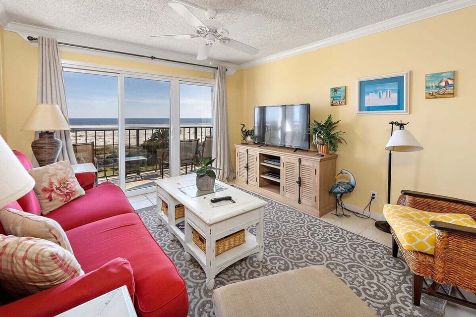 Beach Club 310 - Living Space
