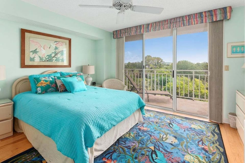 North Breakers 412 - Guest Bedroom with queen bed
