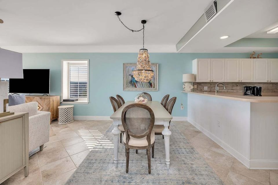 Saint Simons Grand #323 Dining Space with Large 6 Chair Table and Chandelier