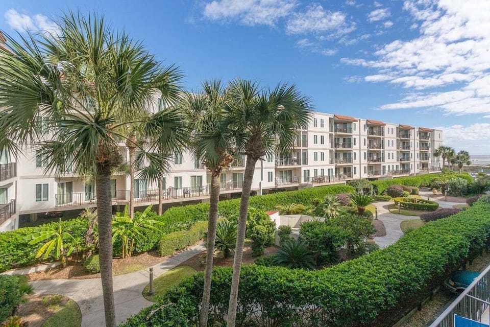 Beach Club 222 - Private Balcony